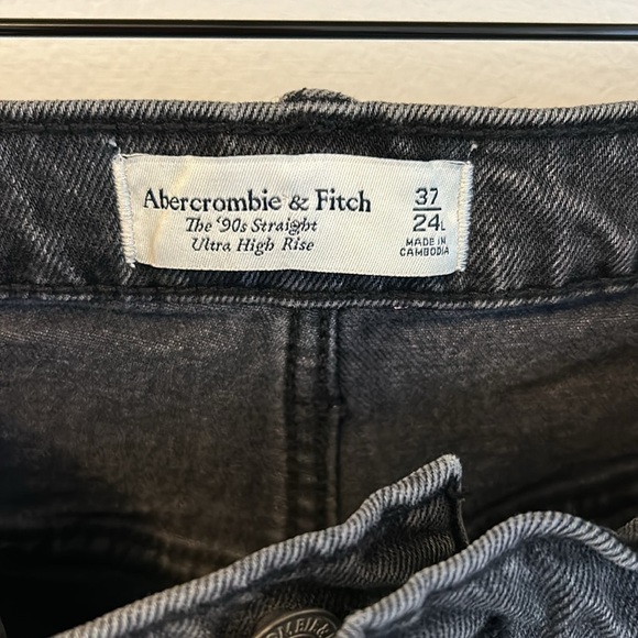 Abercrombie & Fitch The 90’s Straight Ultra High Rise Washed Black - Picture 8 of 9